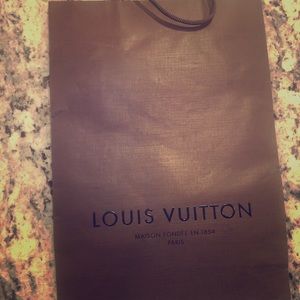 Louis Vuitton shopping bag 💼